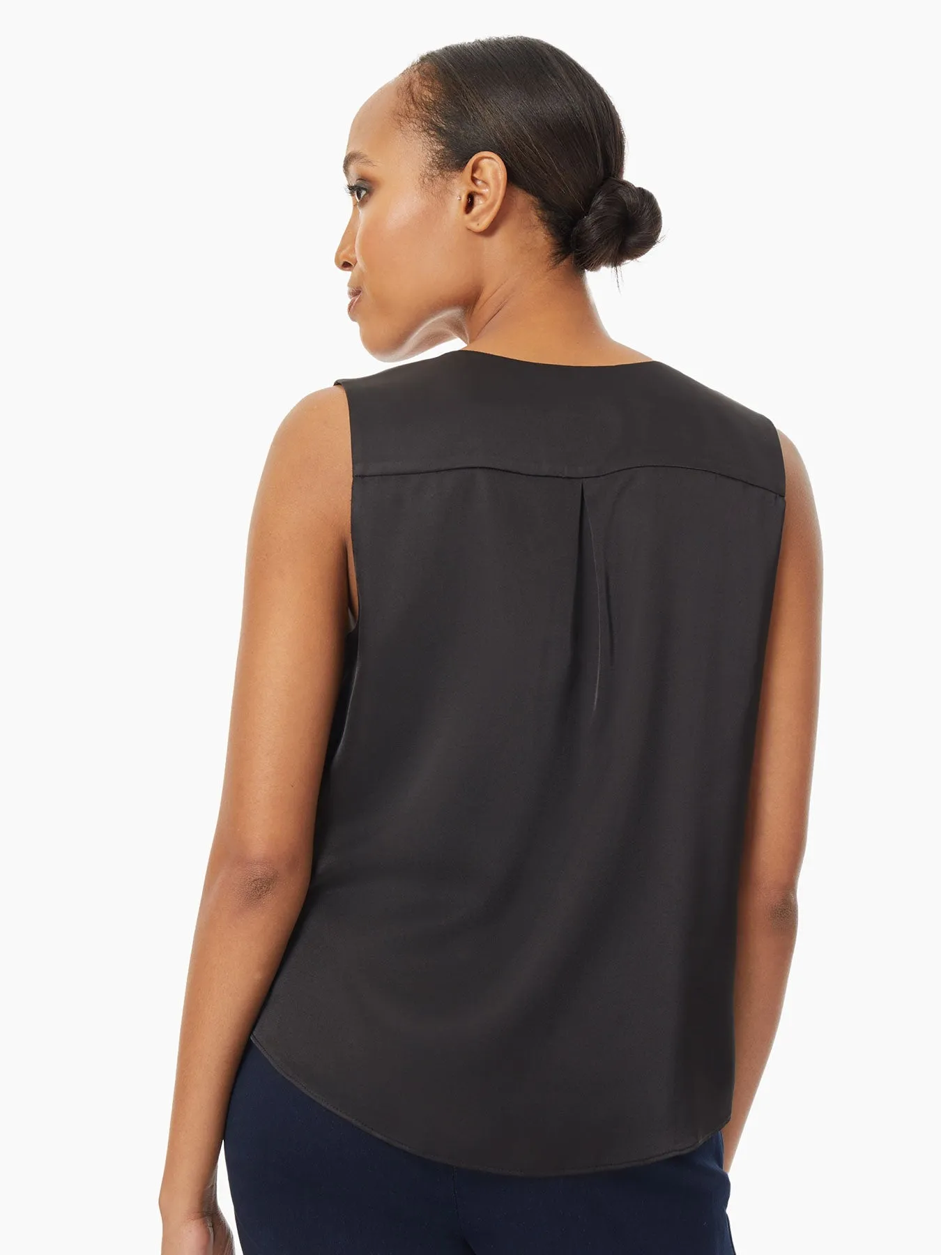 Delicate Hardware Sleeveless Blouse